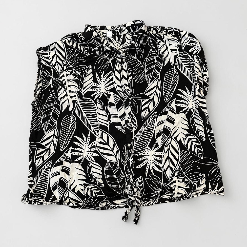 Old Navy Tropical Palm Print Tie Front Top Black White 3X Plus Women Beachy boho
